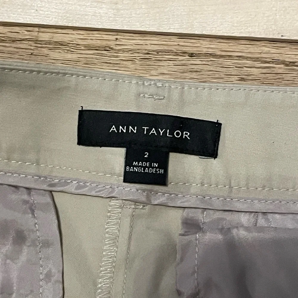 Ann Taylor shorts size‎ 2 - Picture 2 of 4